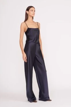 STROLL REVERSIBLE PANT | NAVY 8 STROLL REVERSIBLE PANT | NAVY -Fashion Shop 023 230601 Staud Fall Ecom 01469 web 755bd021 7ed1 4eb1 bc36 090da6f6db70