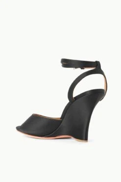 ANOUSH WEDGE | BLACK 10 ANOUSH WEDGE | BLACK -Fashion Shop STAUD ANOUSH WEDGE BLACK FALL 23 ECOM 3