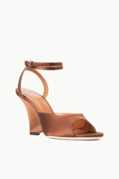 ANOUSH WEDGE | CLOVE 9 ANOUSH WEDGE | CLOVE -Fashion Shop STAUD ANOUSH WEDGE CLOVE FALL 23 ECOM 2