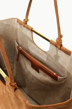 MAR TOTE | TAN SUEDE -Fashion Shop STAUD MAR TOTE TAN FALL 23 ECOM 3