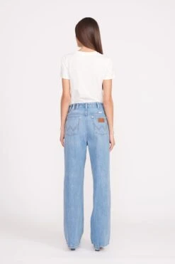 STAUD + WRANGLER THE W TEE | WHITE -Fashion Shop Wrangler 0100 web d5680c09 e0ab 4387 b5bb 295afb1c4fab